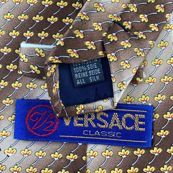 Versace Classic V2 Silk Gold Necktie Tie - LIKE NEW - Picture 2 of 5